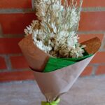 Ramo de flores branco beijinhos de mae