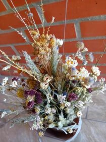 Ramo de flores secas tons pastel multicolor