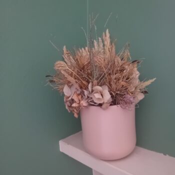 Ramo hortensia em vaso decorativo